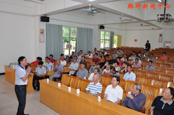 学校组织离退休教职工开展返校参观、座谈活动